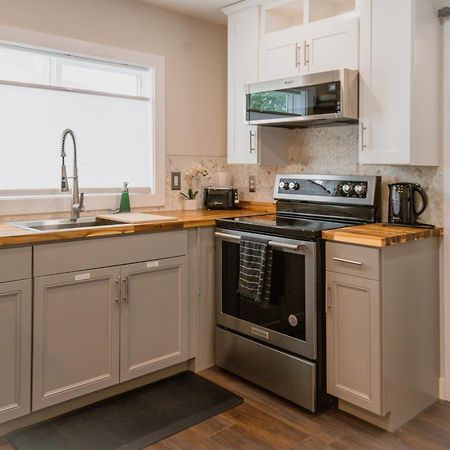 Shares Courtyard Luxury Apt - New! Rockledge Exterior foto