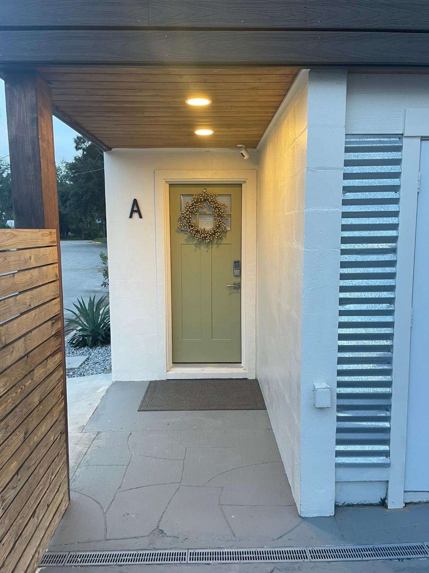 Shares Courtyard Luxury Apt - New! Rockledge Exterior foto